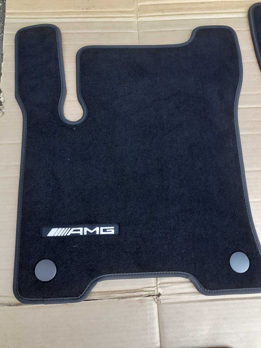 Presuri/covorase auto velur mocheta pt. MERCEDES EQB