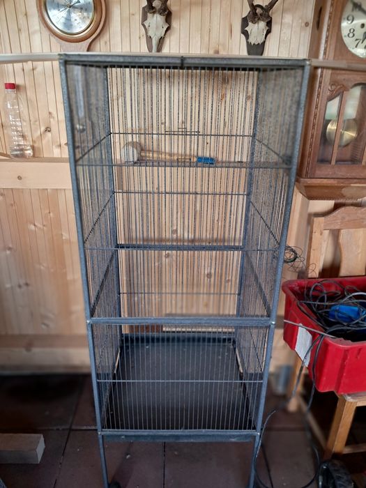 Vând Colivii pentru Păsări exotice