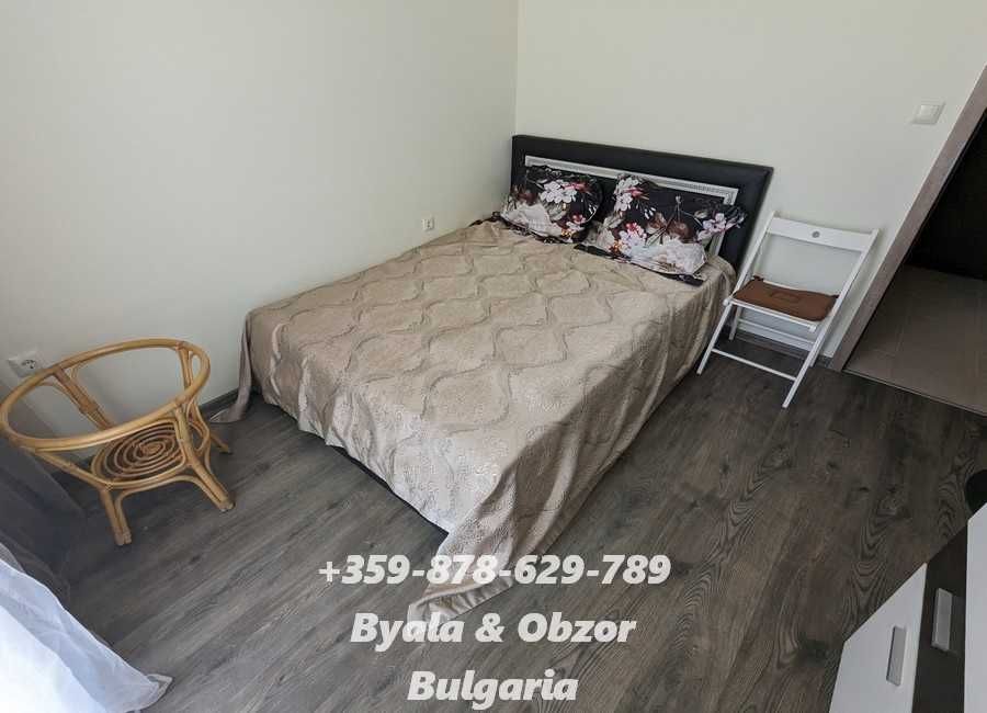 Обзаведен двустаен апартамент със собствен двор-градина в гр.Бяла