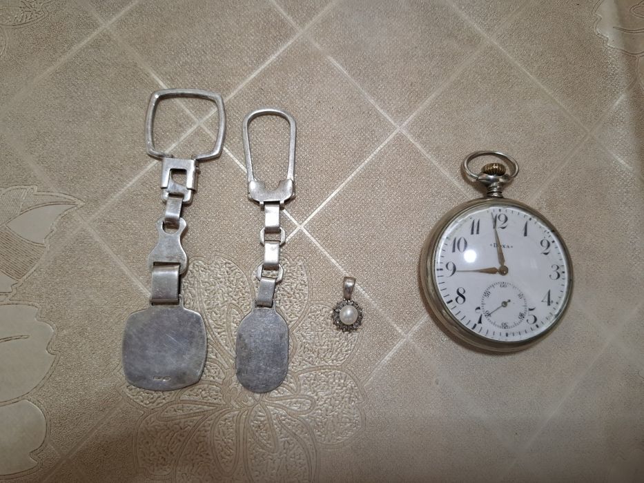 Vand ceas doxa din argint funcțional.