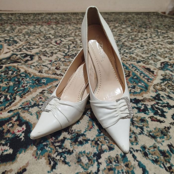 Vicherniy tufli kiyilgan