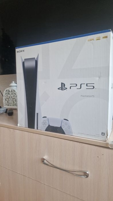 Продам. Состояние новой!!! Sony PS5