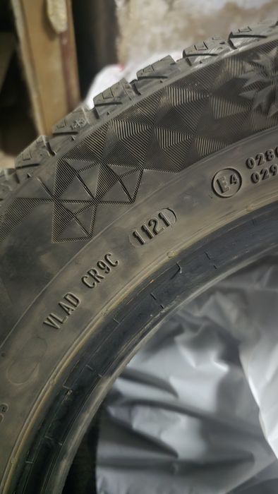 Continental contact viking 7 . R15