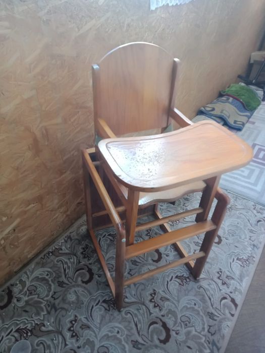 Продам деревянный стульчик для детей