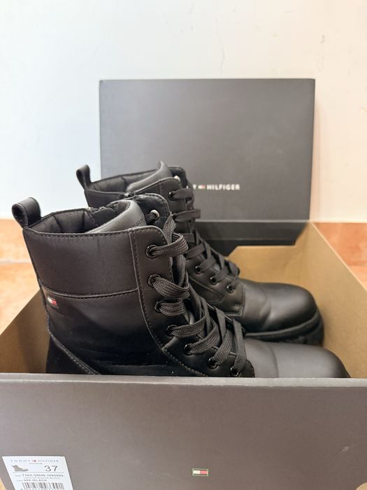 Ghete damă Tommy Hilfiger, negre, mărimea 37 – stare foarte bună