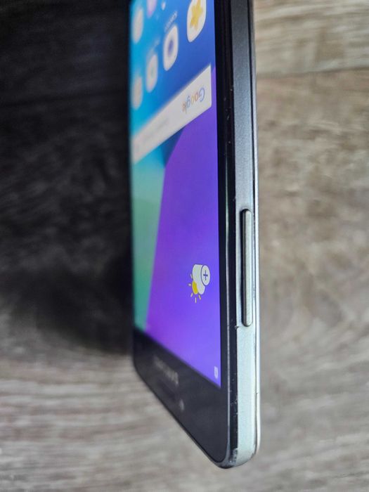 Samsung J2 Prime с отличным экраном