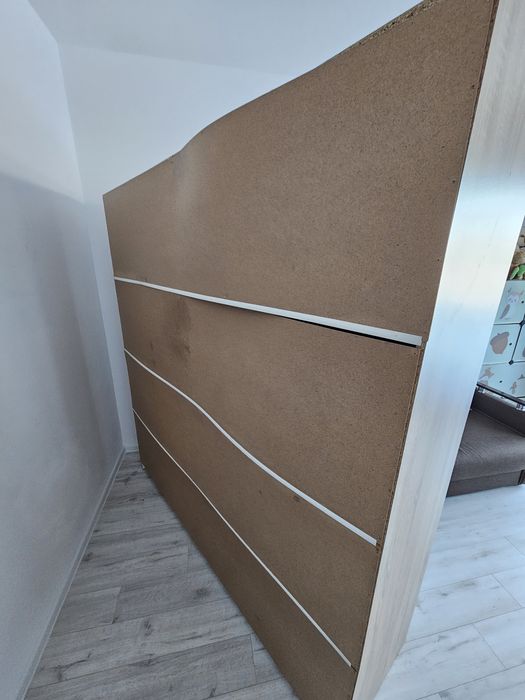 Vând dulap dormitor