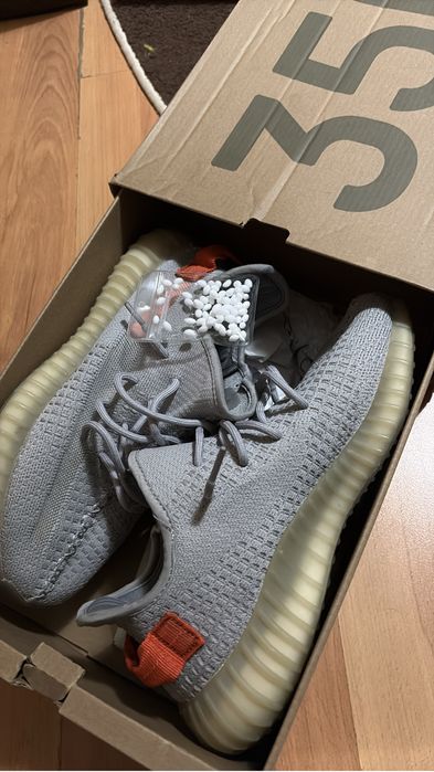 Yeezy 350 V2.