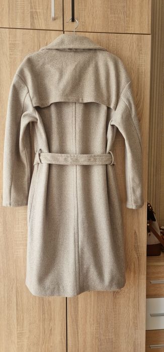 Палто с колан преходно ново