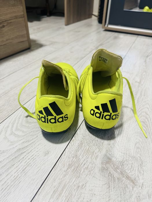 Бутонки Adidas
