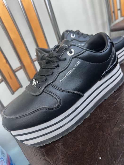 Сникърси на tommy hilfiger