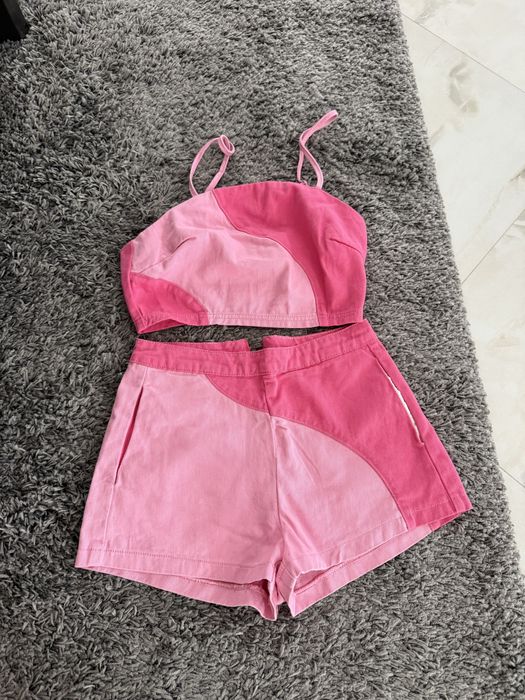 Set pantaloni scurti si maieu roz nou