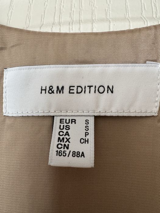 Туника  H& М .  Размер 165 / 88А . Цена 10€ .