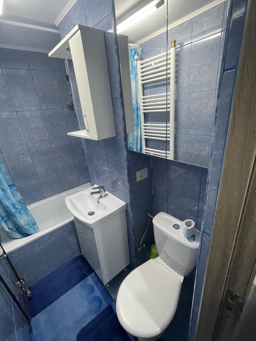 închiriez garsoniera