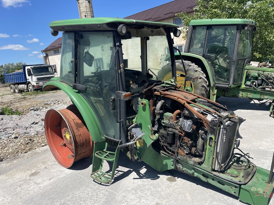 Dezmembrez John Deere 5720