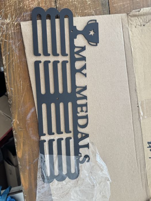 Полчка для медалей металлическая