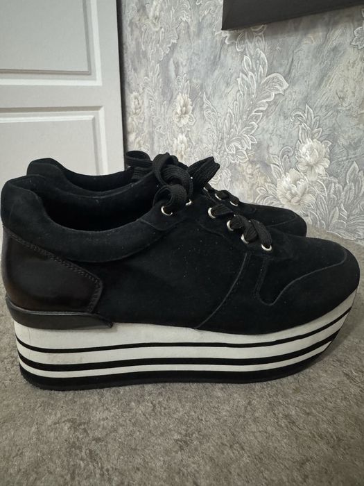 Продам женские кеды на платформе