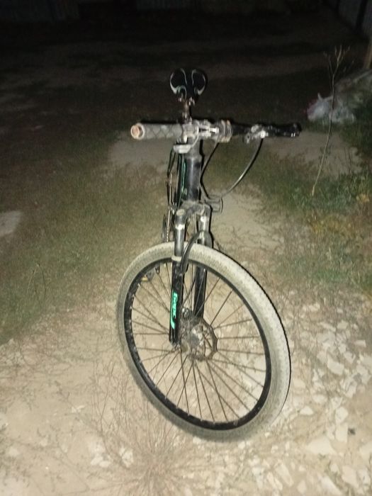 Продаю велосипед срочно ,
