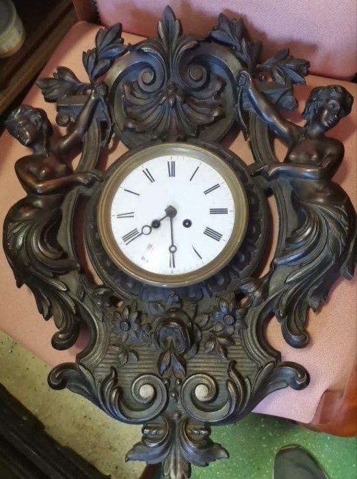 Superb ceas de perete antic secol 19 cu decor floral si amorași in sti