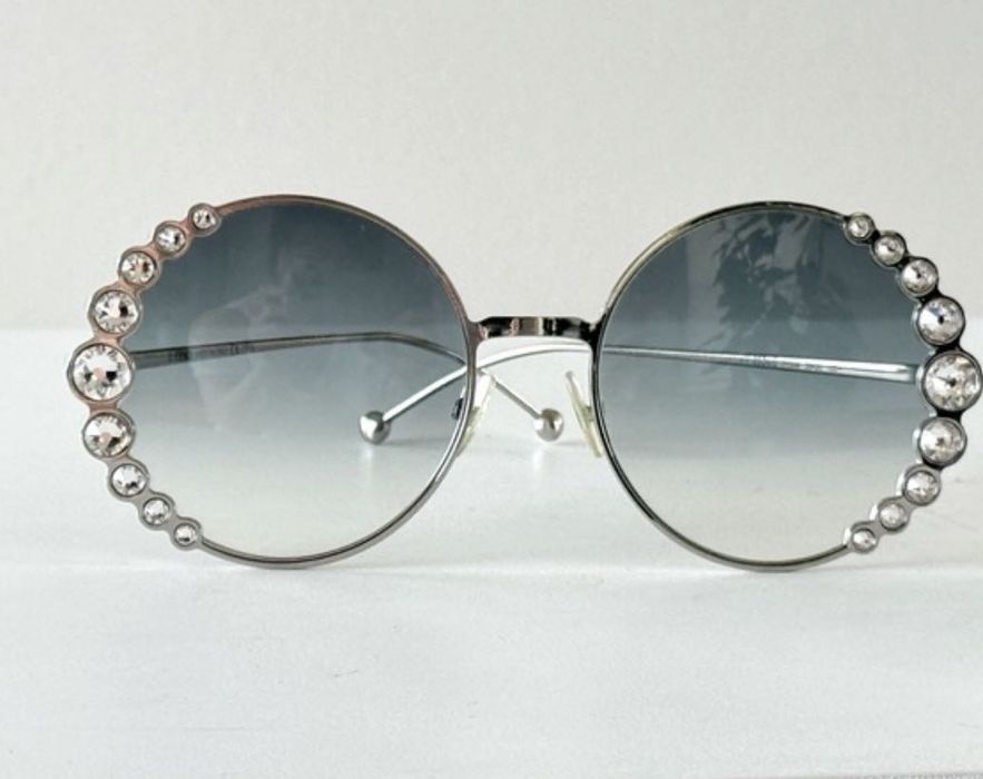 Кръгли слънчеви очила Fendi с кристали