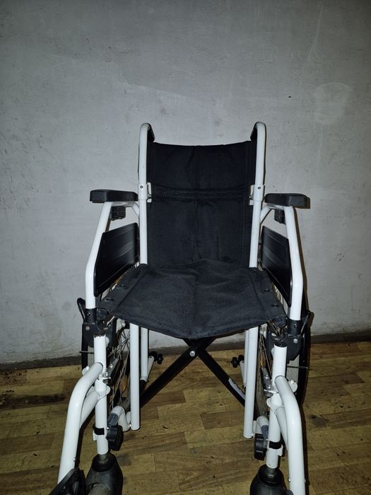 Подростковая инвалидная коляска