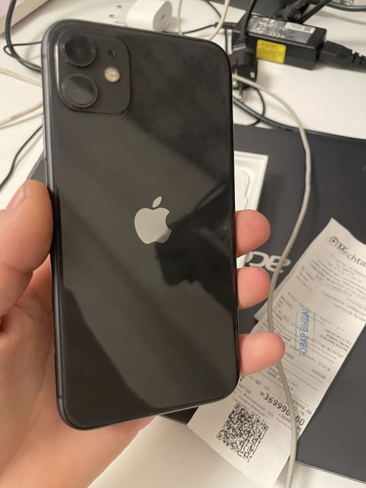 айфон 11 64гб в хорошем состояни