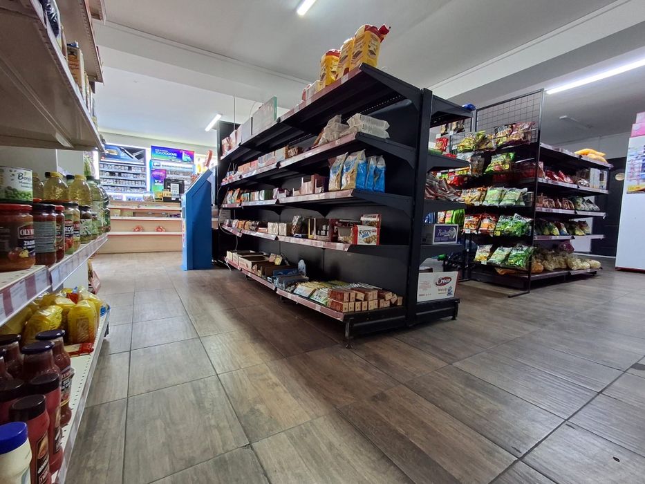 Magazin alimentar de vanzare