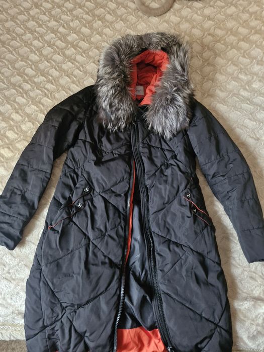 Продам куртку женскую