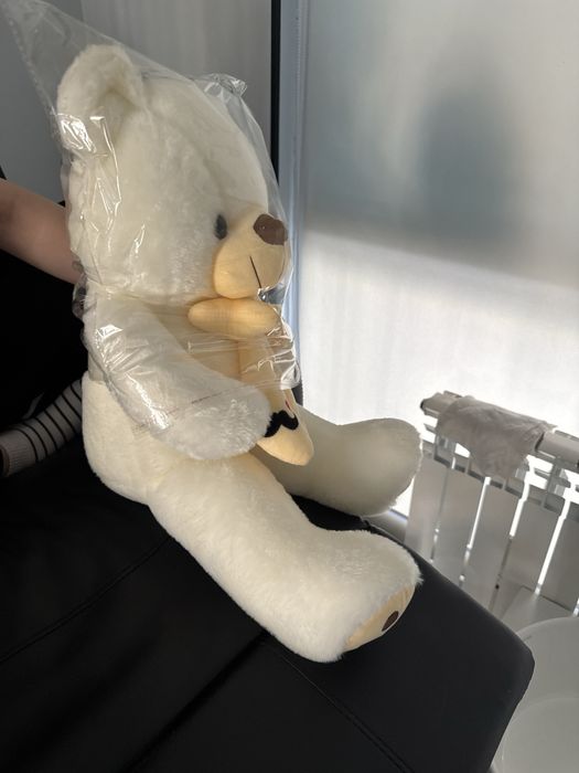 Белая мягкая игрушка, мишка