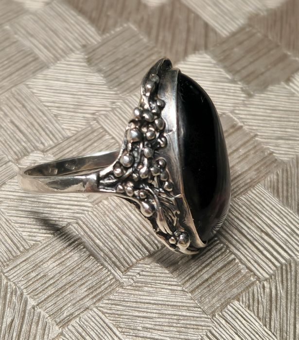 Inel din argint cu granat natural