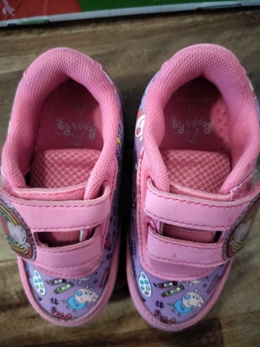 Adidasi CCC Pepa Pig marime 24 ca noi