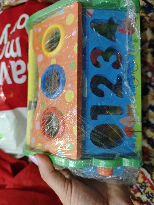 Продаются игрушки, интересный домик и мозайка