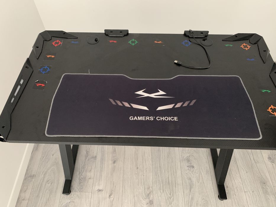 Birou  gaming + rafturi gaming