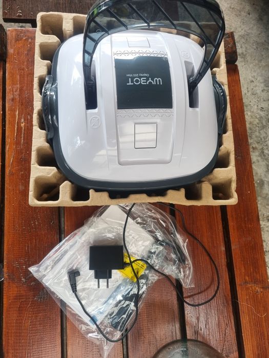 Robot curatare piscina fara fir WYBOT WY1102 max la cutie