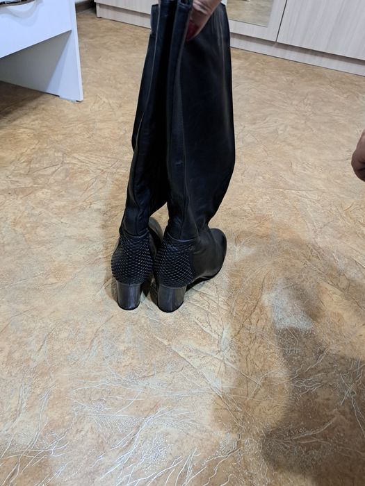 Продам осенние сапогии