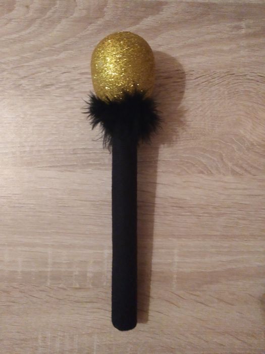 Тиранти и микрофон за хелоуин