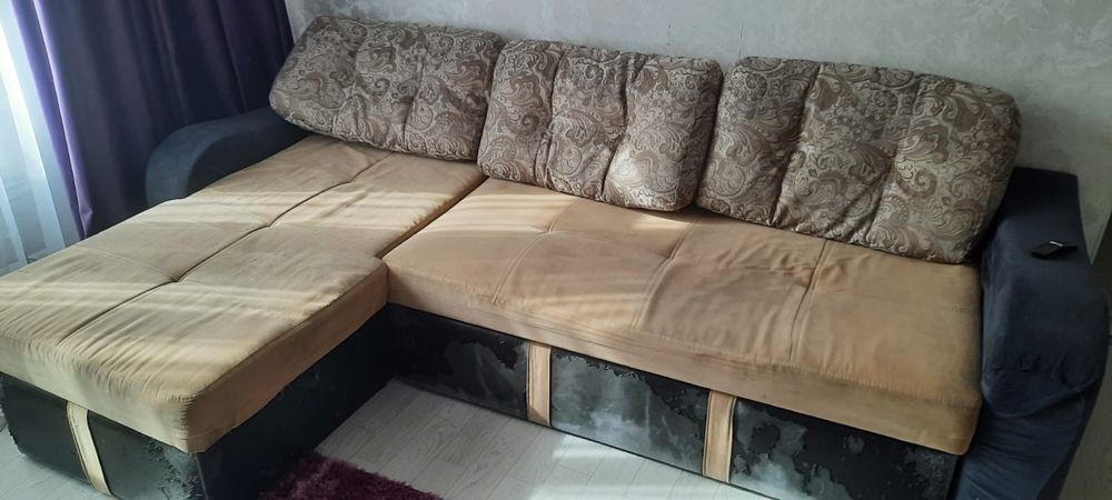 Диван домашний..