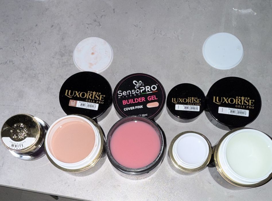 Necesar si accesorii unghii