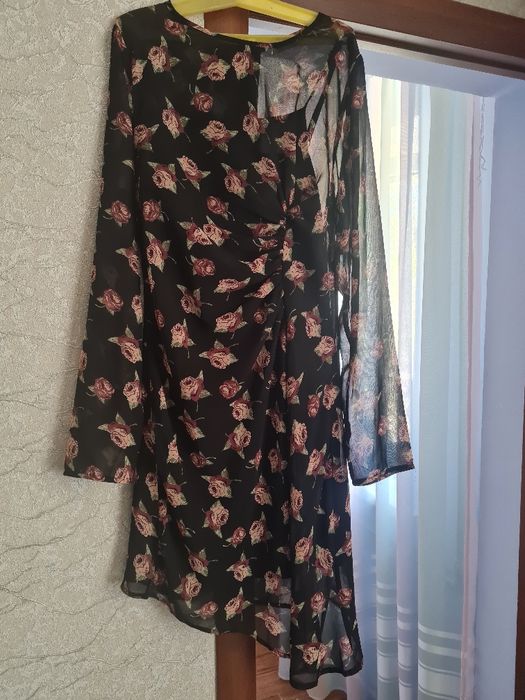 Продам платья 42-44р