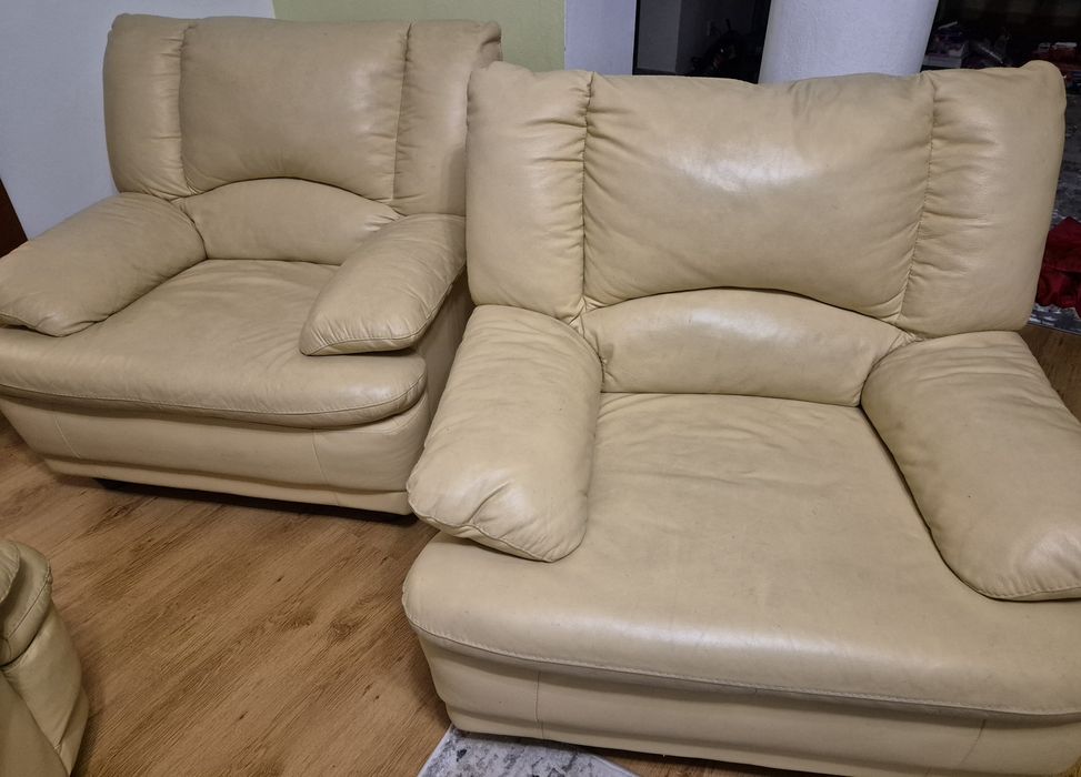 Set canapea si fotolii de piele Mobexpert cu spate integral acoperit