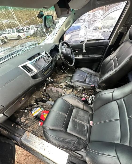 Dezmembrez Toyota Hilux 2012-2015 1KD-FTV 3.0