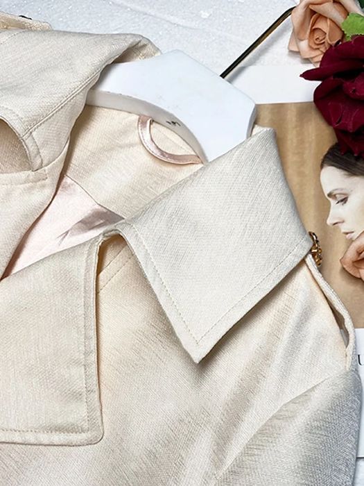 Trenci rafinat si sofisticat