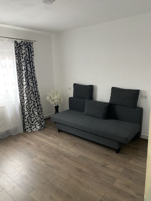 Inchiriez apartament 2 camere * Zona Anna Terasa * Etaj 3