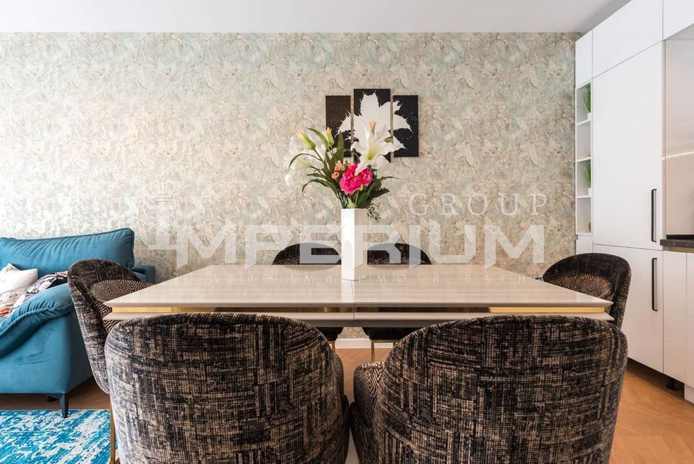 Дава се под наем Тристаен апартамент в Варна, Централна поща - 100 кв.м за 1000 € - Снимка #5