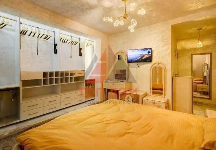 Дава се под наем Тристаен апартамент в Варна, Галата - 150 кв.м за 2500 € - Снимка #4