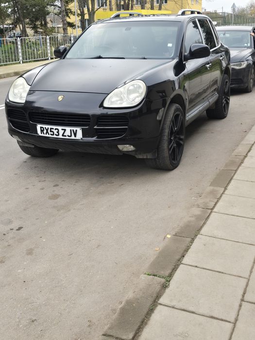 Продавам Porshe Cayenne 4.5 V8