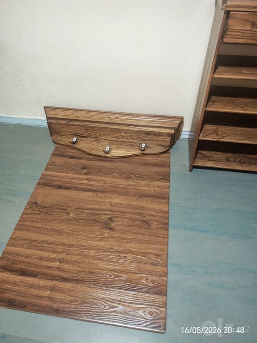 Продается комплект для прихожей