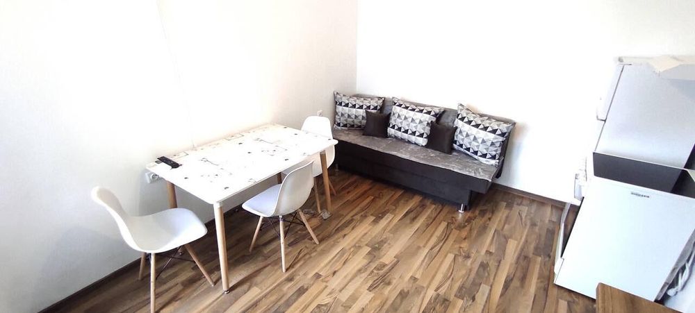 Дава се под наем Двустаен апартамент в Бургас, Зорница - 35 кв.м за 255 € - Снимка #1