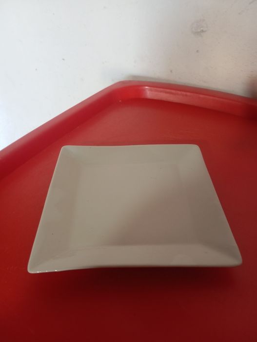 Kafe uchun idish tovoqlar