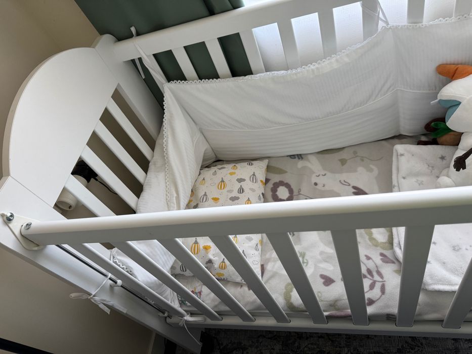 Детско легло от естествено дърво